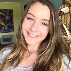 Meet your Posher, Brenna